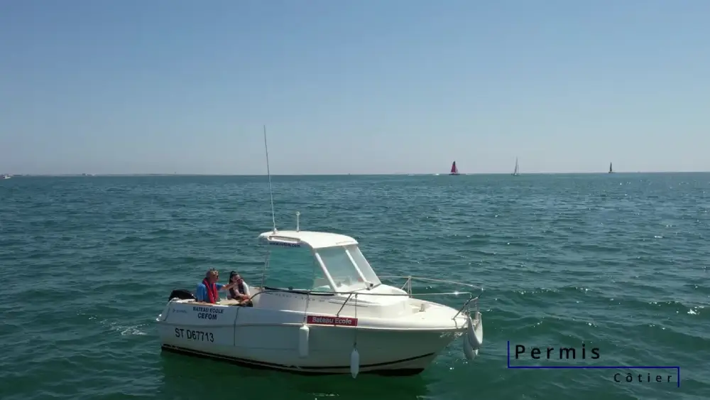 Explication du mouillage en mer pour le permis côtier au bateau école Cercle Nautique by Cefom dans le Gard