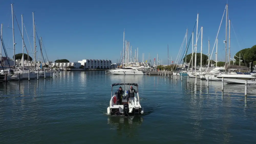 Des manœuvres portuaires pour le passage du permis bateau au Cercle Nautique by Cefom