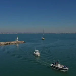 Une entrée au port de Port Camargue avec nos bateau du Cercle Nautique by Cefom